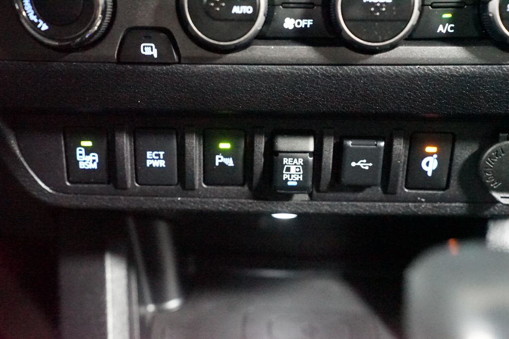 Thumbnail: 2021 Toyota Tacoma - 22