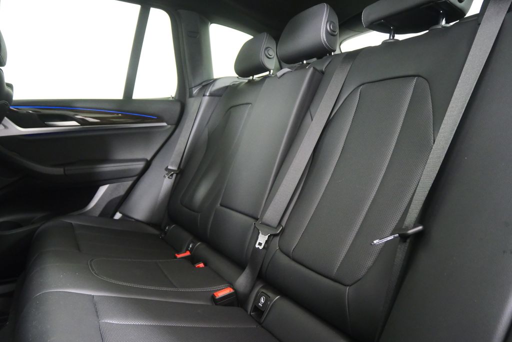 Thumbnail: 2022 BMW X3 - 13