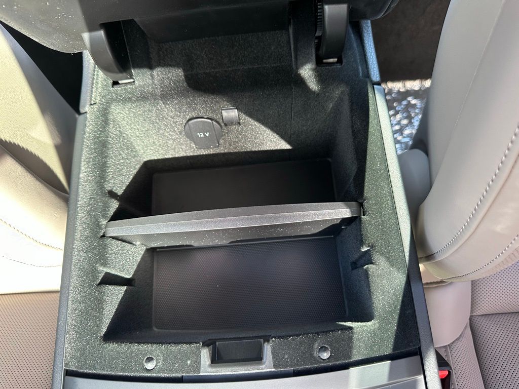 Thumbnail: 2026 Porsche Panamera - 25