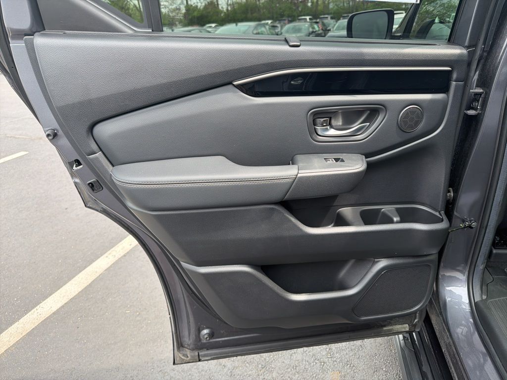 Thumbnail: 2025 Honda Pilot - 20