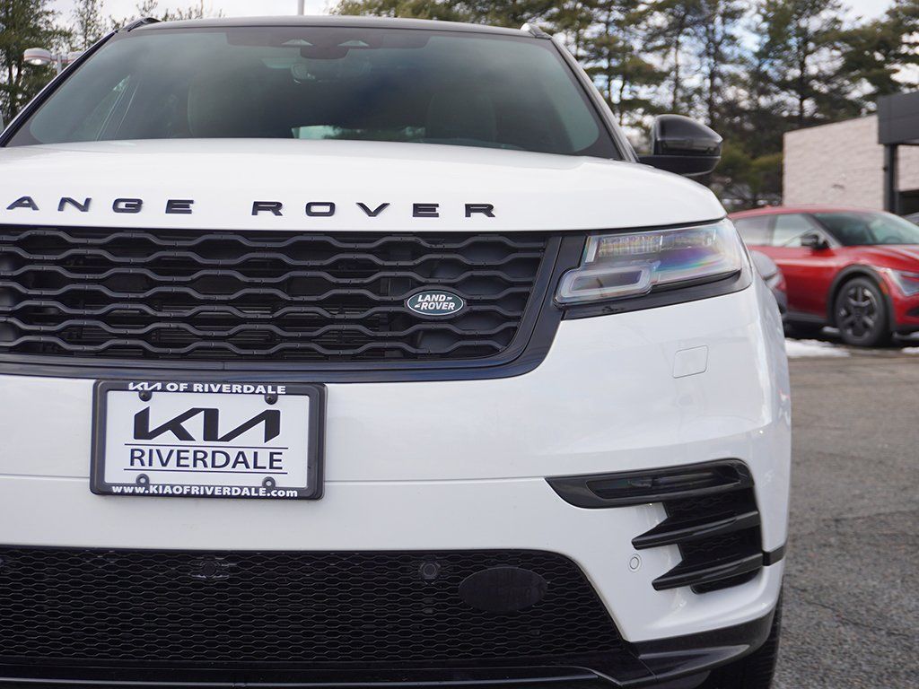 Used 2023 White Land Rover HST image 19