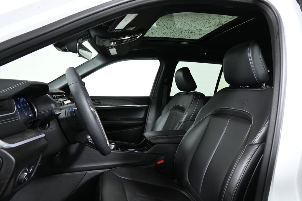 Thumbnail: 2025 Jeep Grand Cherokee - 15