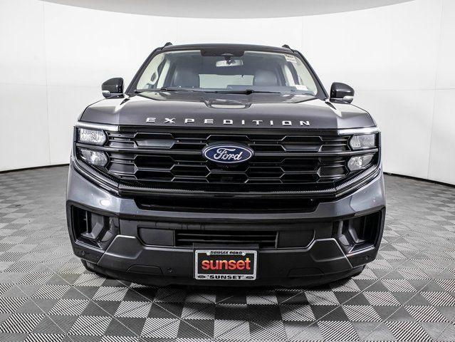 Used 2025 Gray Ford Active image 10