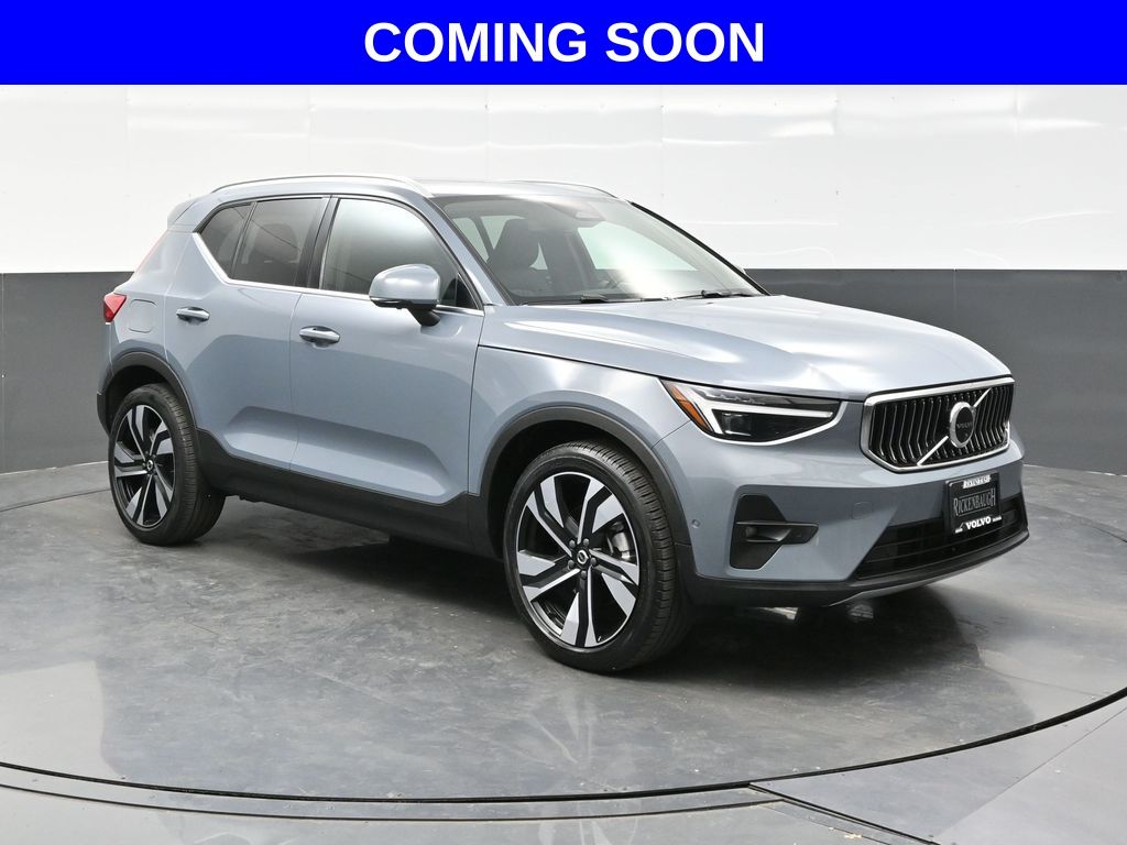 2023 Volvo XC40 B5 Ultimate Bright Theme AWD
