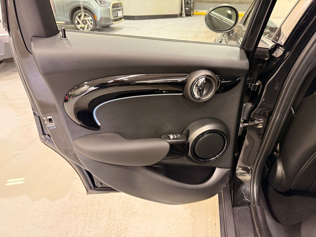 Thumbnail: 2023 MINI Cooper - 19