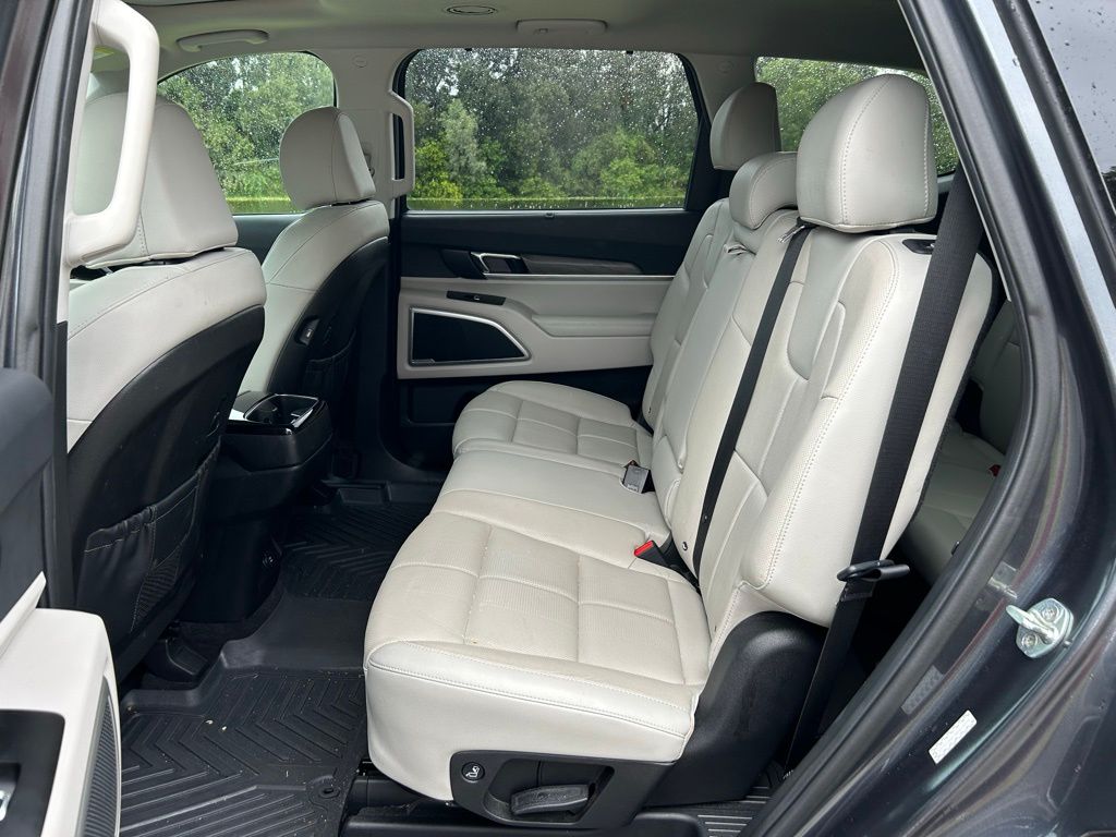 Thumbnail: 2022 Kia Telluride - 14