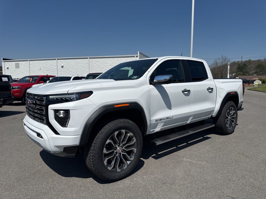 Summit White 2026 GMC Canyon Denali Crew Cab 4WD Pickup Truck Four-Wheel Drive 8-Speed Automatic