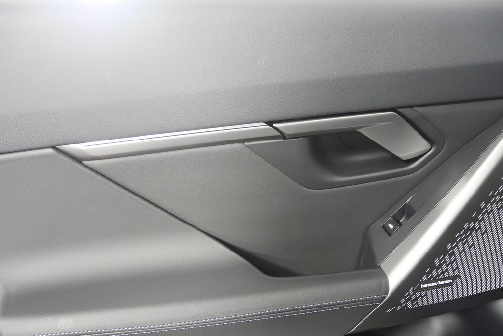 Thumbnail: 2024 BMW 5 Series - 14