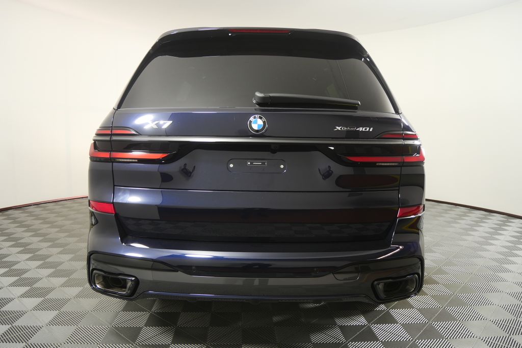 Thumbnail: 2027 BMW X7 - 5
