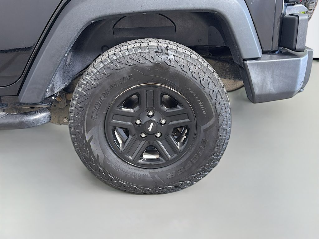 Used 2016 Jeep Wrangler SUV