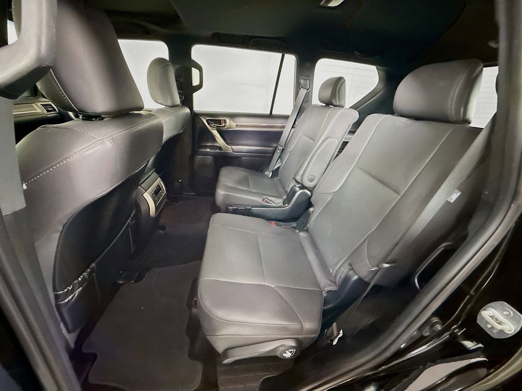 Thumbnail: 2021 Lexus GX - 25