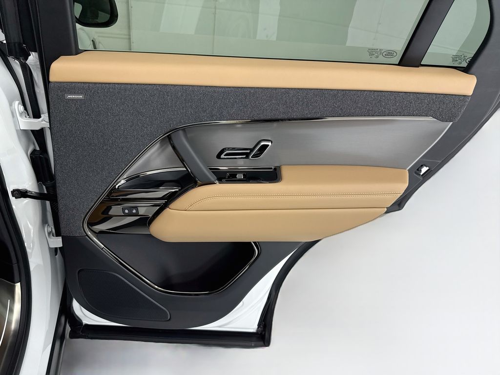 Thumbnail: 2026 Land Rover Range Rover Sport - 27