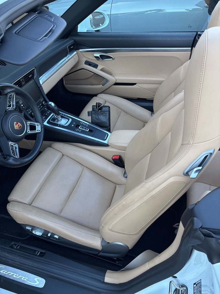 Thumbnail: 2017 Porsche 911 - 9