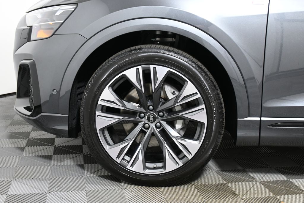 Thumbnail: 2026 Audi Q8 - 11