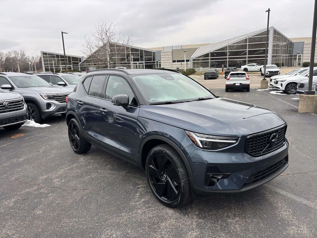 2026 Volvo XC40 B5 Ultra Black Edition AWD
