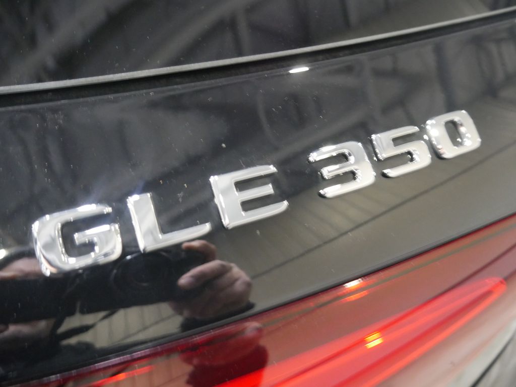 Thumbnail: 2026 Mercedes-Benz GLE - 9