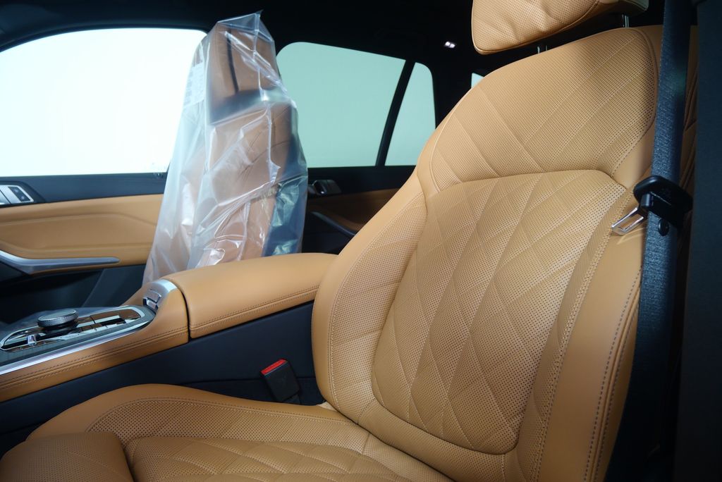 Thumbnail: 2026 BMW X5 - 11