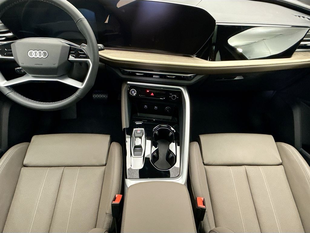 Thumbnail: 2025 Audi Q5 - 13