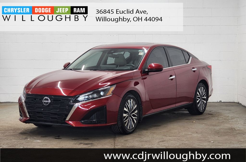 Red (Scarlet Ember Tintcoat) 2023 Nissan Altima 2.5 SV FWD Sedan Front-Wheel Drive Continuously Variable Transmission