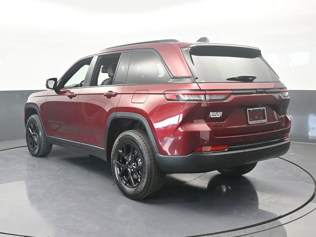 New 2025 Velvet Red Pearlcoat Jeep Laredo image 4