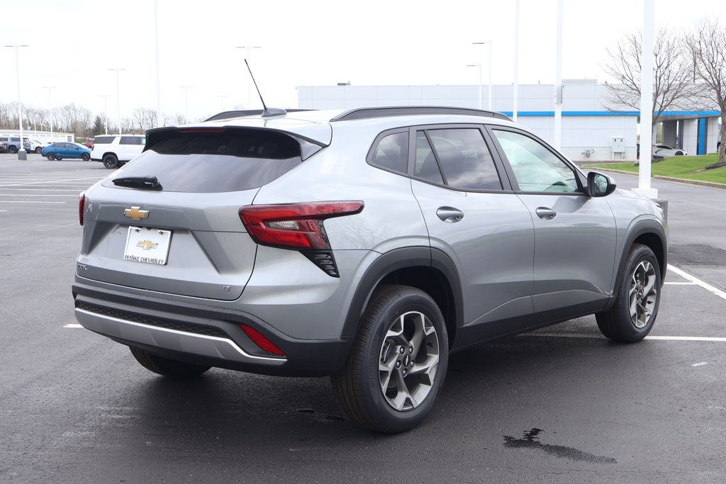 Thumbnail: 2026 Chevrolet Trax - 8