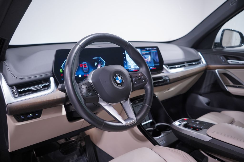 Thumbnail: 2023 BMW X1 - 6