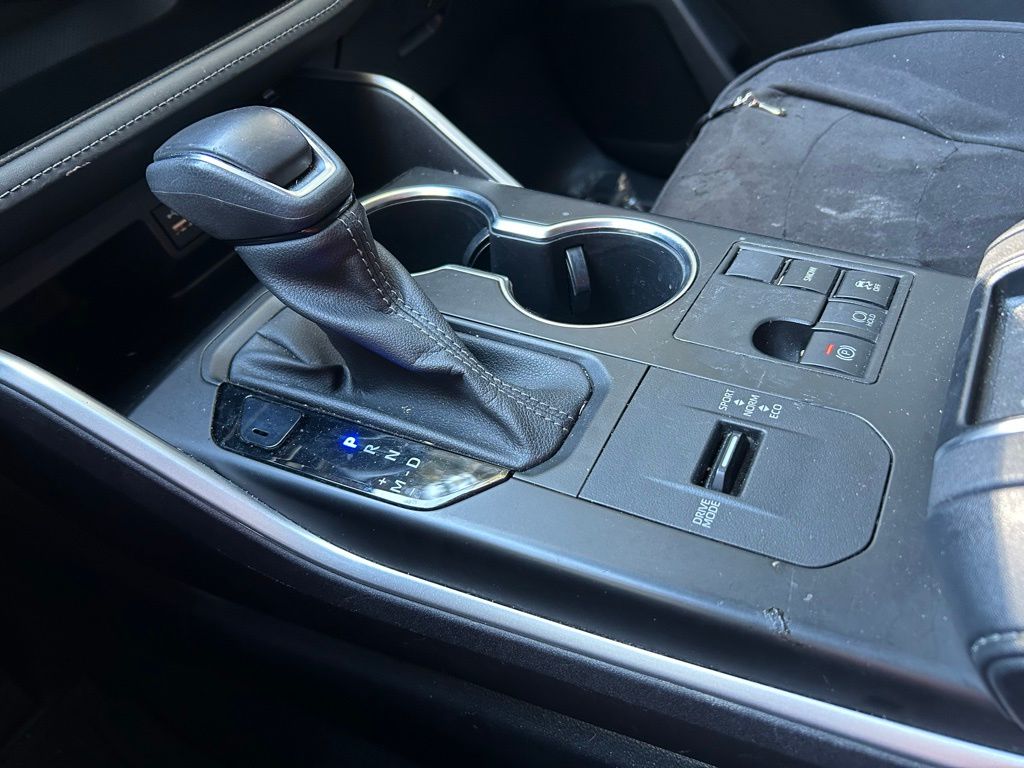 Thumbnail: 2023 Toyota Highlander - 27