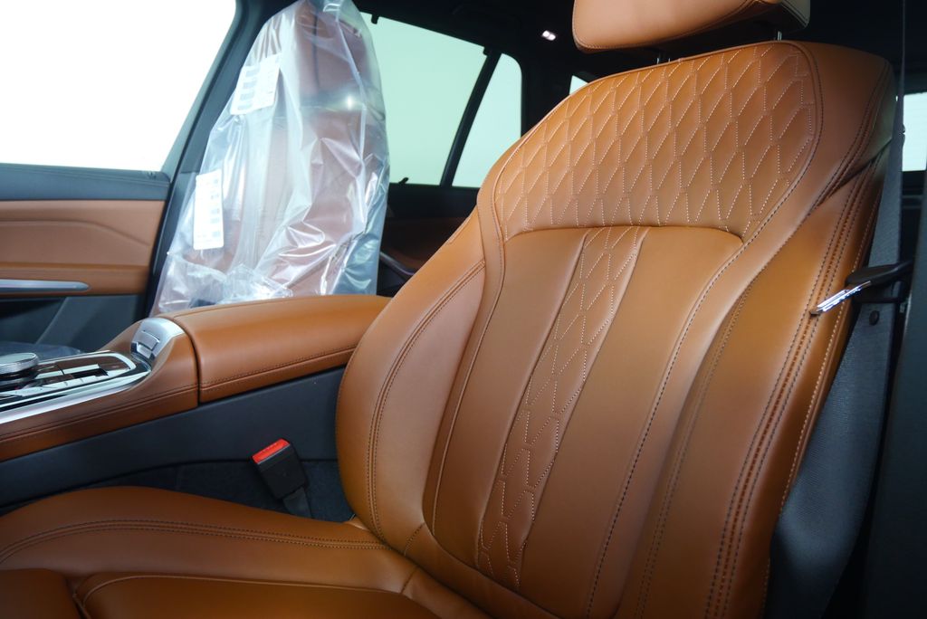 Thumbnail: 2026 BMW X5 - 10