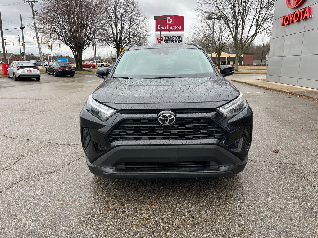 2023 Toyota RAV4 XLE photo