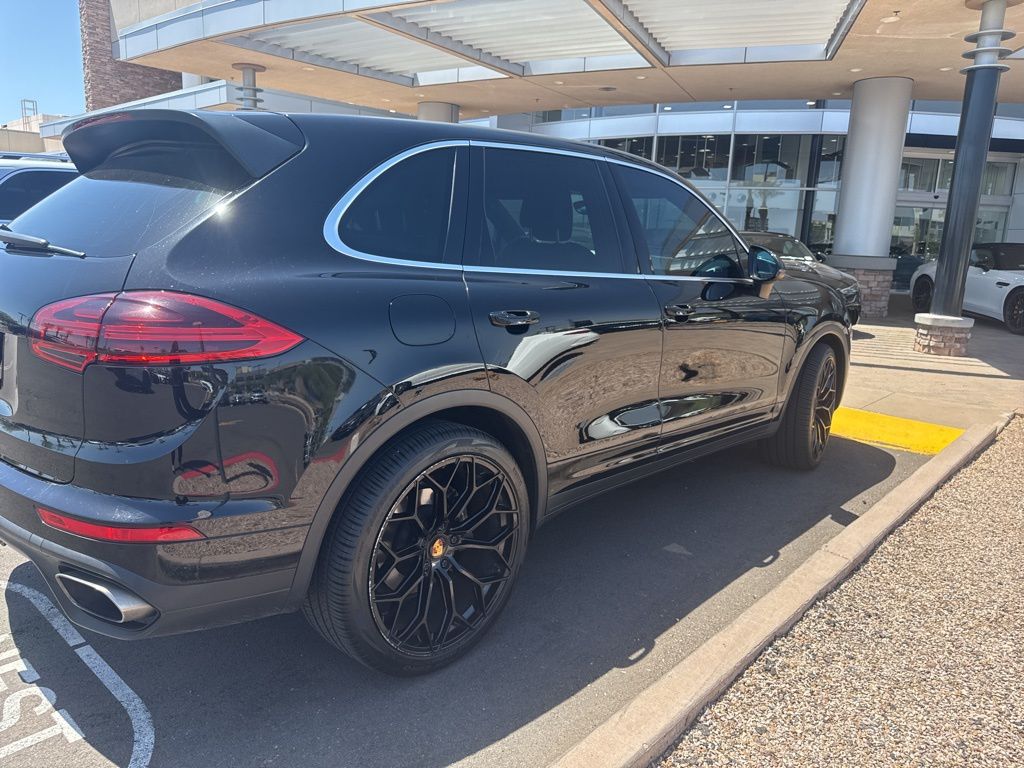 Thumbnail: 2017 Porsche Cayenne - 6