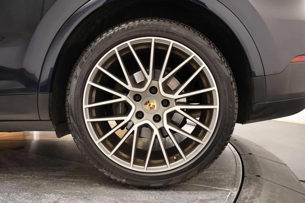 Thumbnail: 2023 Porsche Cayenne - 11