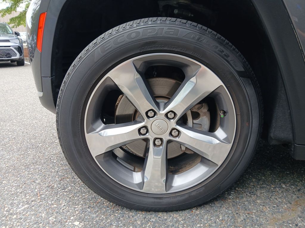 Used 2022 Gray Jeep Limited image 34