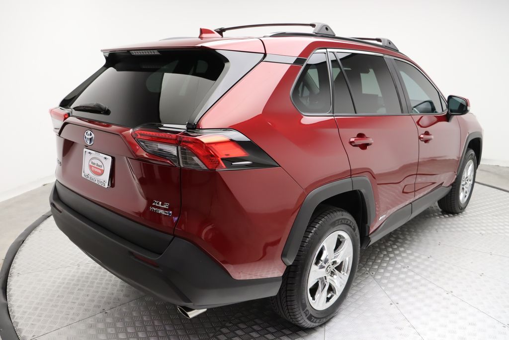 2022 Toyota RAV4 XLE 8