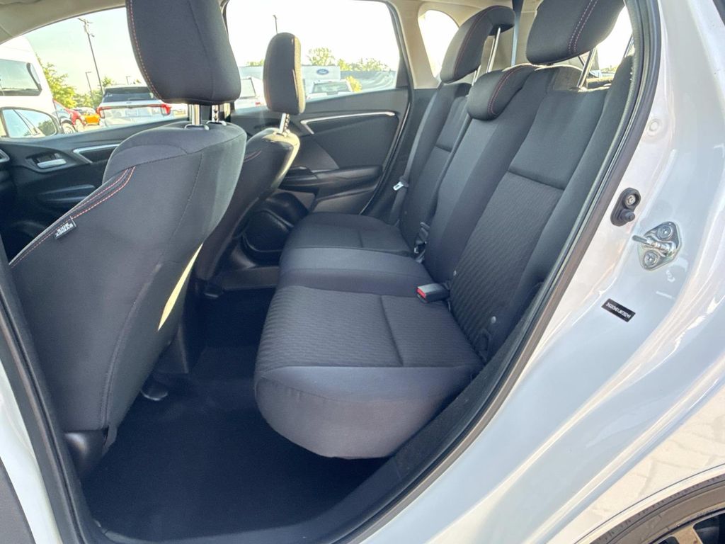 Used 2018  Honda Sport image 22