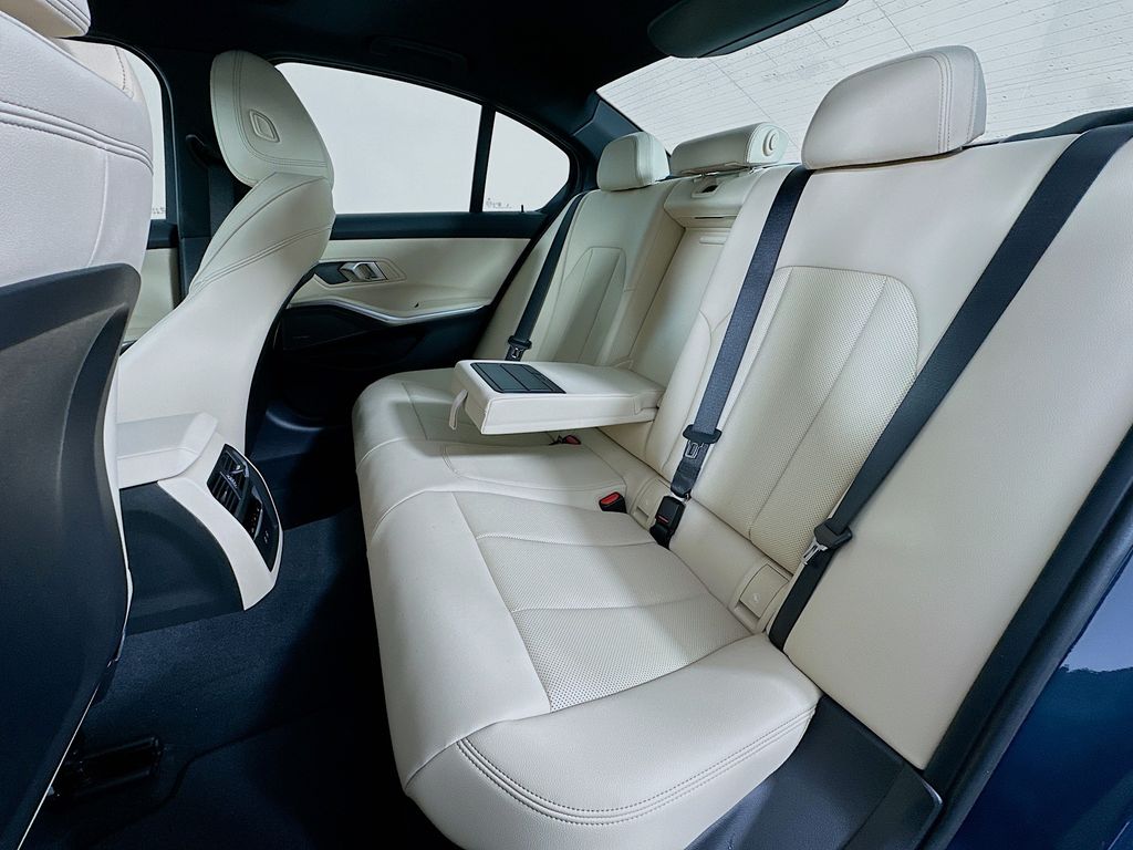 Thumbnail: 2026 BMW 3 Series - 17