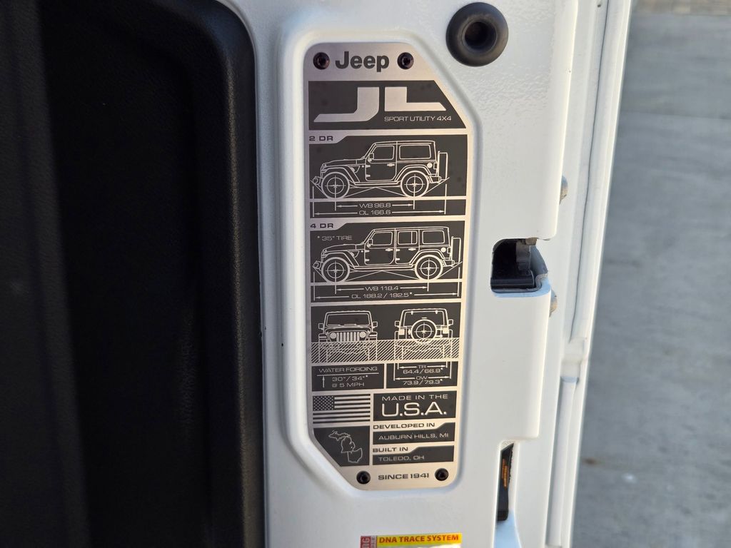 Used 2025 Jeep Wrangler SUV