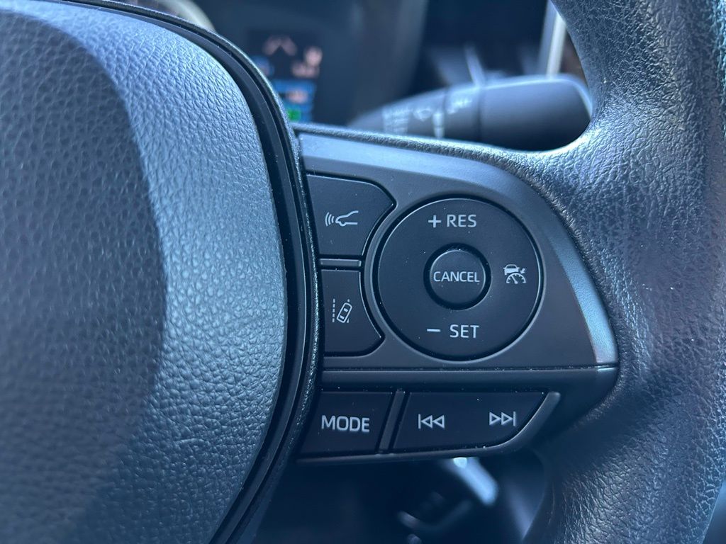 Thumbnail: 2021 Toyota Corolla - 17