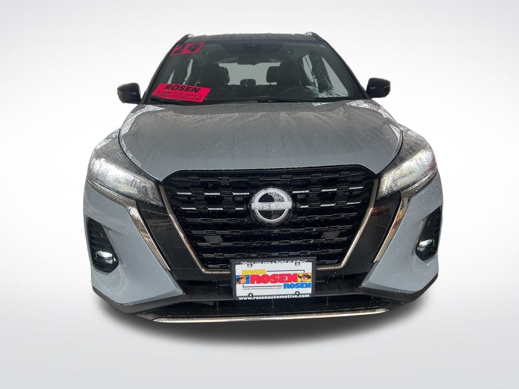2024 Nissan Kicks SR photo