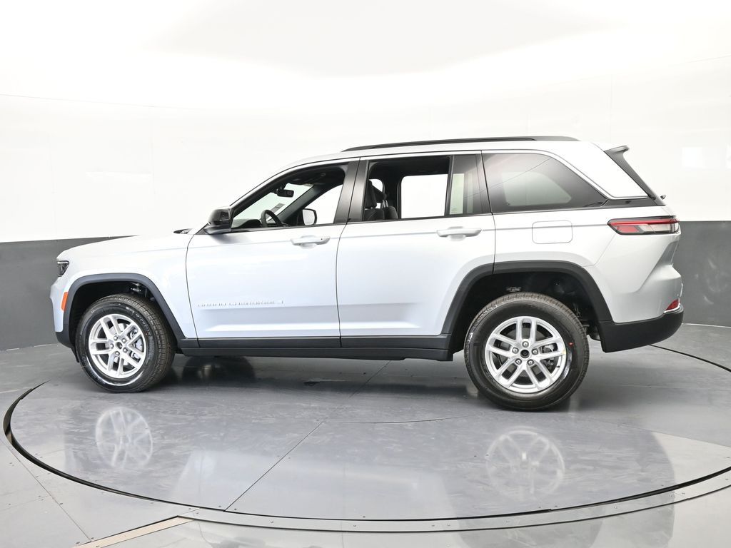 New 2026 Silver Zynith Jeep Laredo X image 3