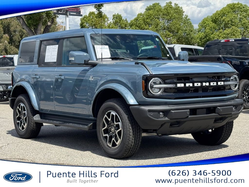 2025 Ford Bronco Outer Banks 4-Door 4WD