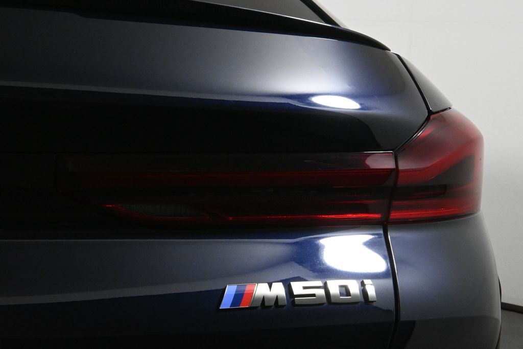 2022 BMW X6 M50i 14