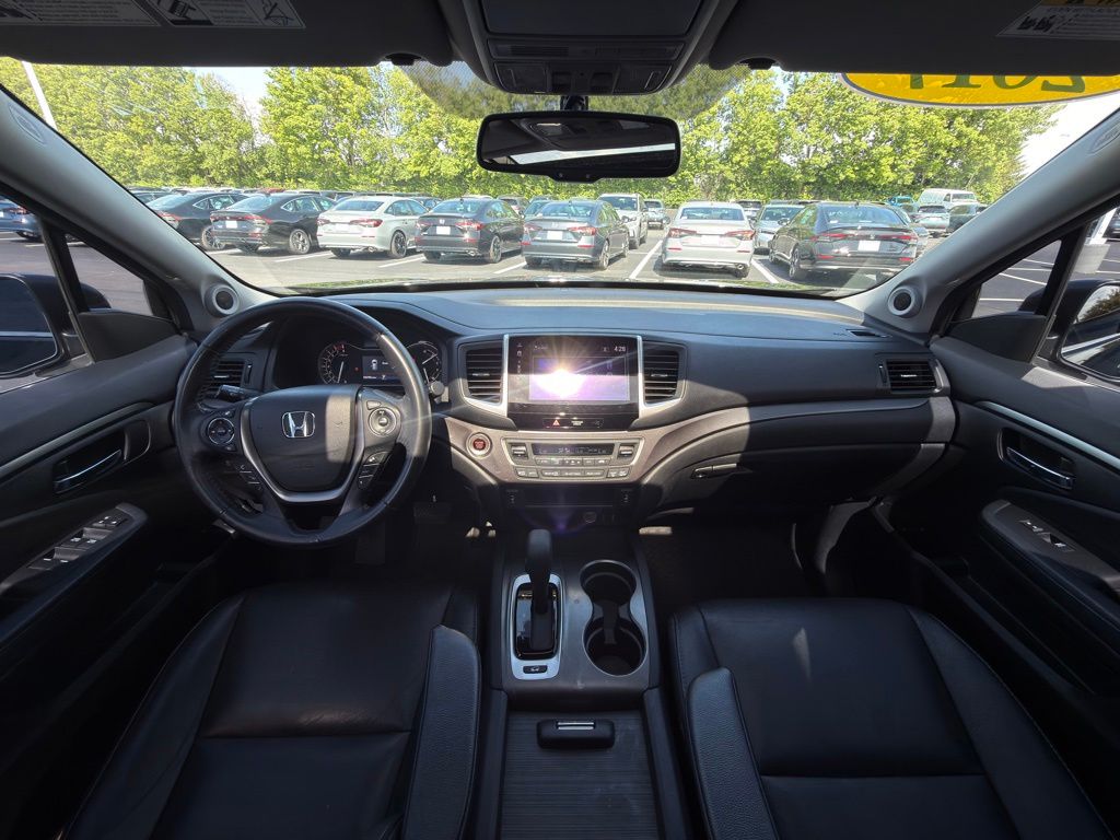 Thumbnail: 2017 Honda Pilot - 12