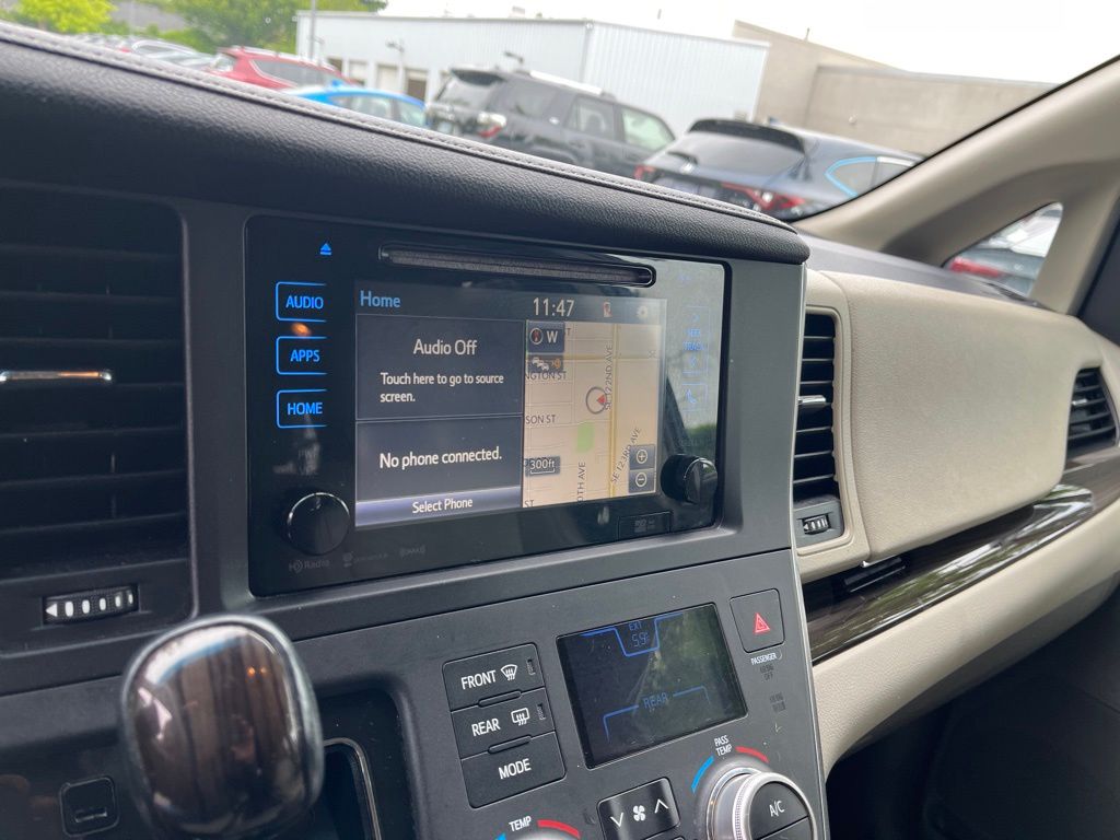 2017 Toyota Sienna XLE