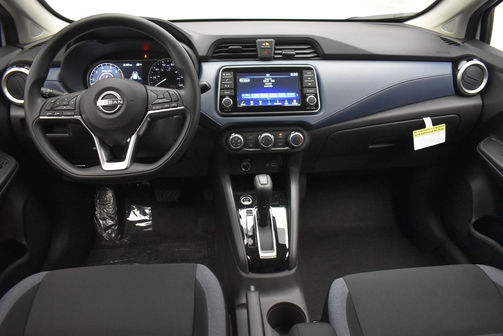 2025 Nissan Versa 1.6 SV 25
