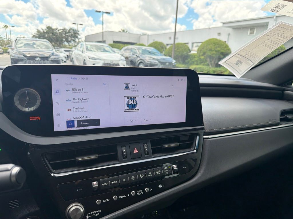 Thumbnail: 2024 Lexus ES - 15