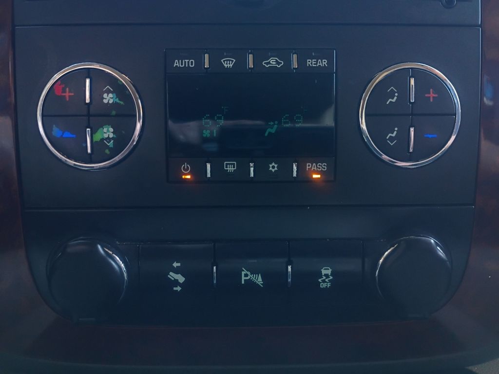 Used Car 2012 Chevrolet Suburban 1500  Lt For Sale Under $12,000 In Austin, Texas