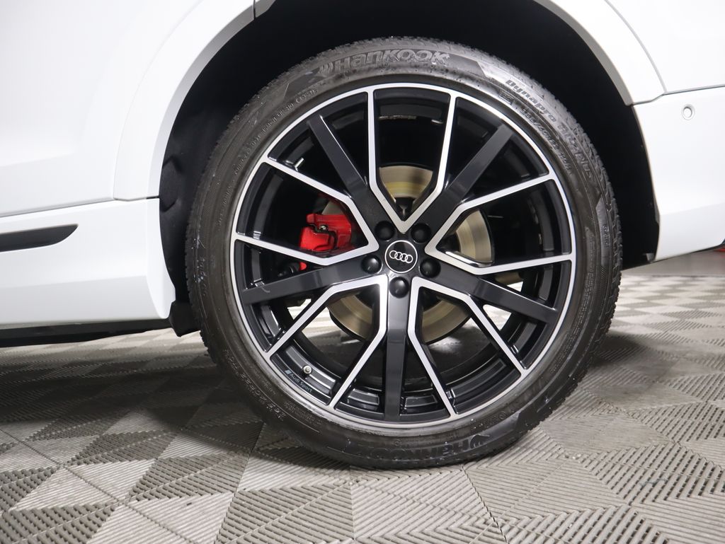 Thumbnail: 2022 Audi Q8 - 31