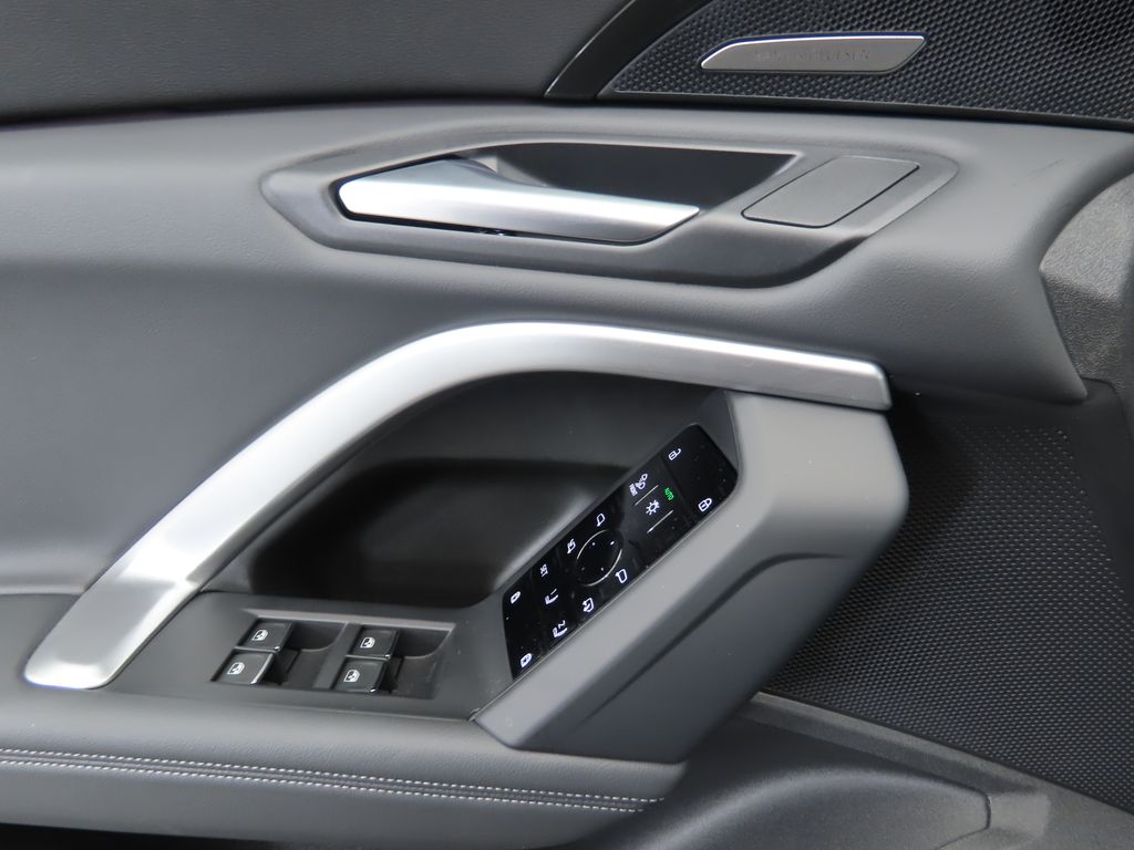 2025 Audi Q5 Premium 25