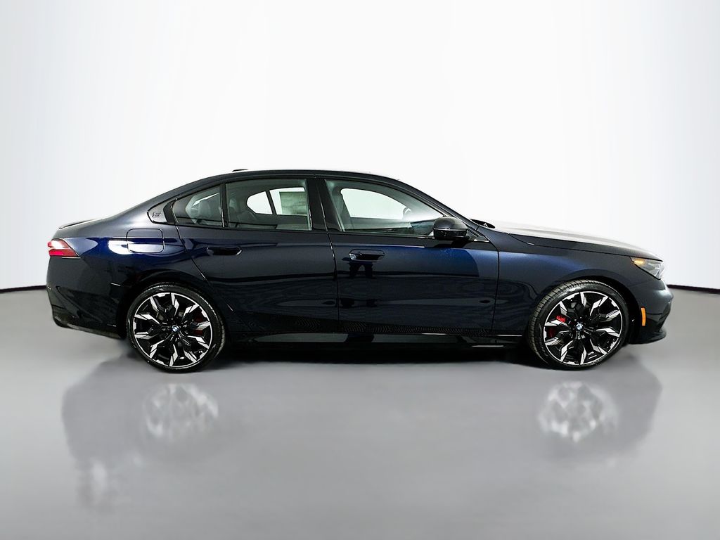 Thumbnail: 2026 BMW 5 Series - 4