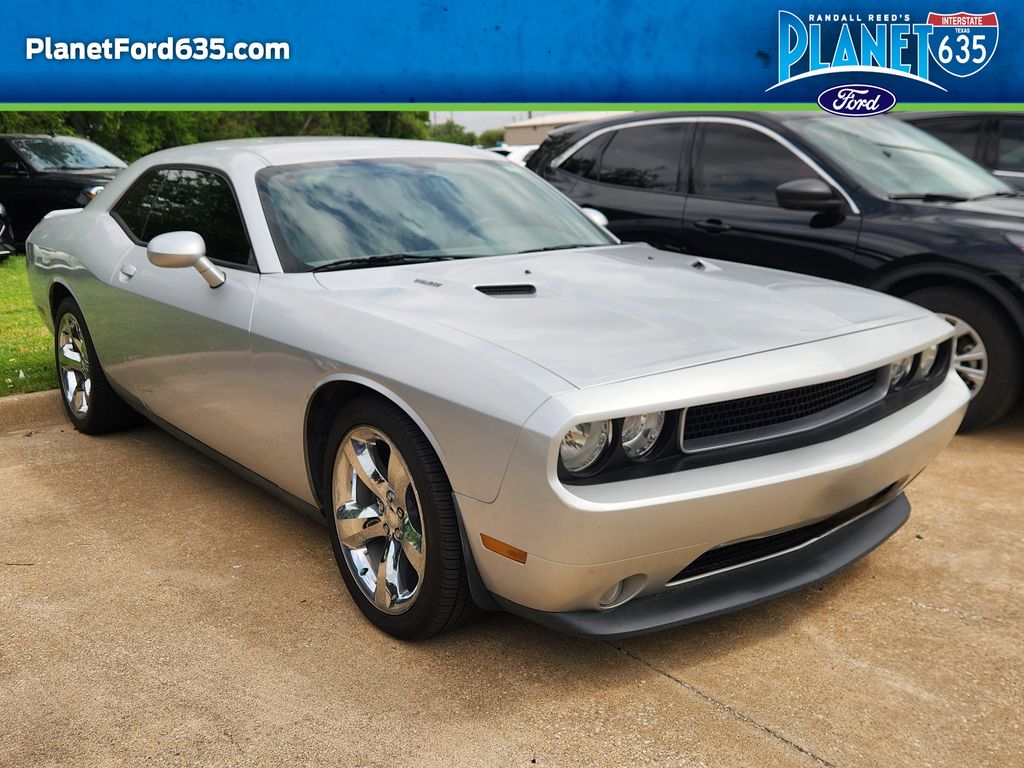 Bright Silver Metallic Clearcoat 2012 Dodge Challenger R/T RWD Coupe Rear-Wheel Drive 5-Speed Automatic